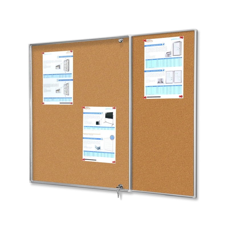 Gablota ogłoszeniowa z tablicą GTA-3.jpg