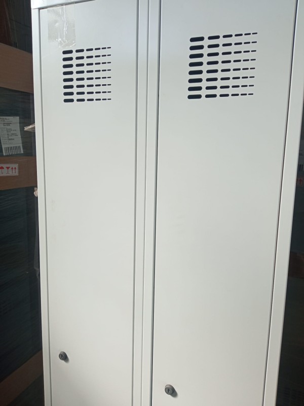 zdjięcie uszkodzenia szafy Sum 320W-2.jpg