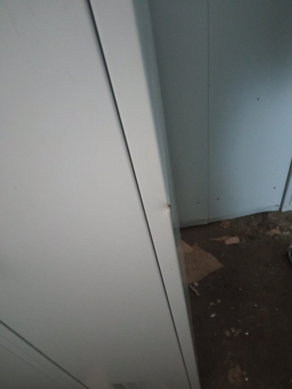 zdjięcie uszkodzenia szafy Sum 320W-5.jpg