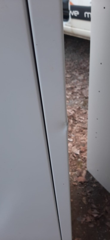 zdjięcie uszkodzenia szafy Sum 320W-7.jpg