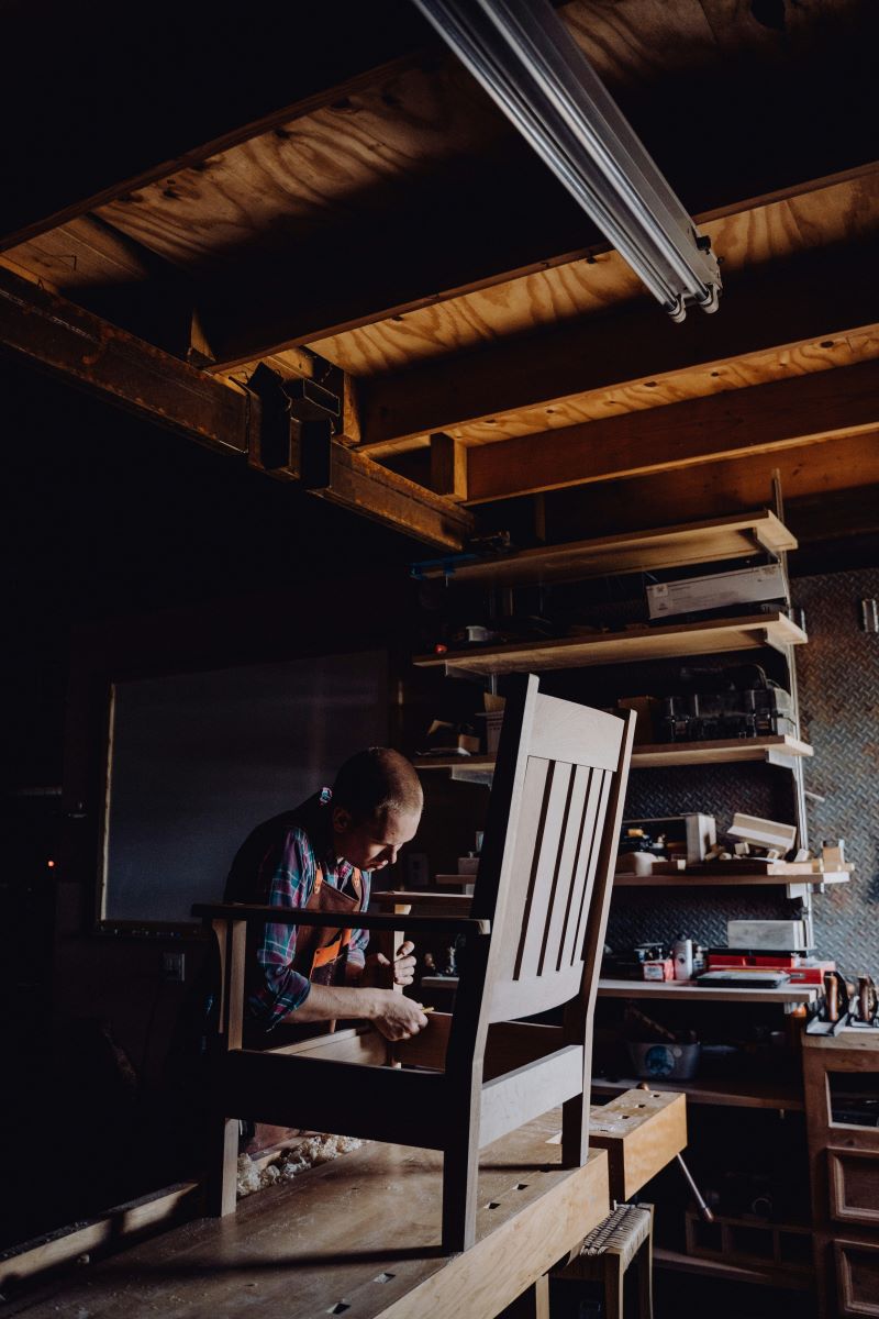 Meble biurowe na wymiar – po co warto je wybrać